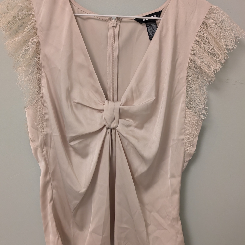 Express Cream Blouse Elegant and Versatile - Picture 11 of 11